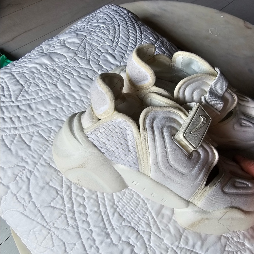 Nike womens Cream Sneakers - Picture 2 of 4